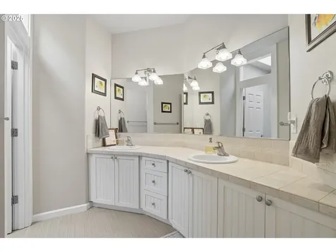 5111 NW 141st Street Vancouver WA 98685