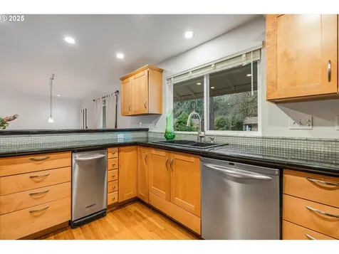 19060 Terry Avenue Lake Oswego OR 97035
