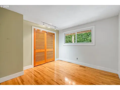 19060 Terry Avenue Lake Oswego OR 97035