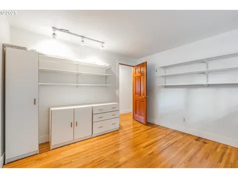 19060 Terry Avenue Lake Oswego OR 97035
