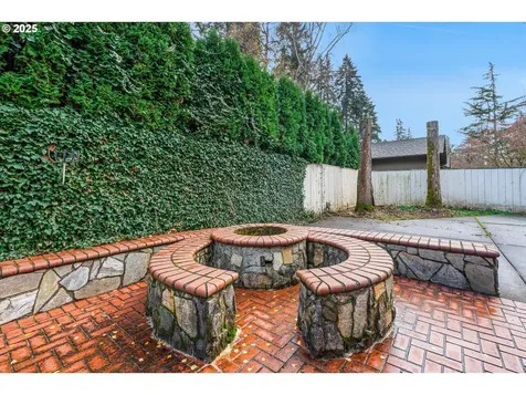 19060 Terry Avenue Lake Oswego OR 97035