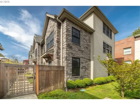 629 NE Randall Avenue Portland OR 97232