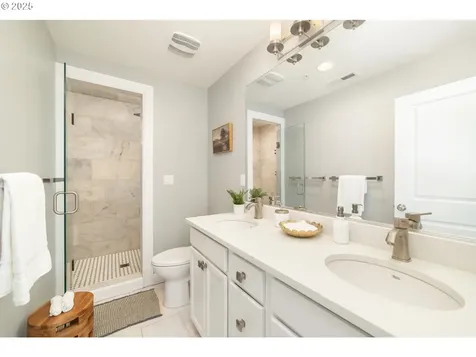 629 NE Randall Avenue Portland OR 97232