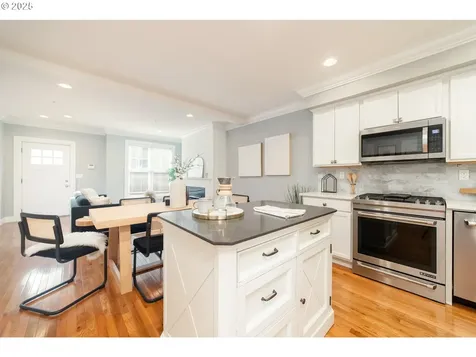 629 NE Randall Avenue Portland OR 97232