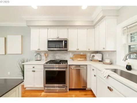 629 NE Randall Avenue Portland OR 97232