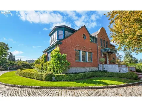 1816 SW Hawthorne Terrace Portland OR 97201
