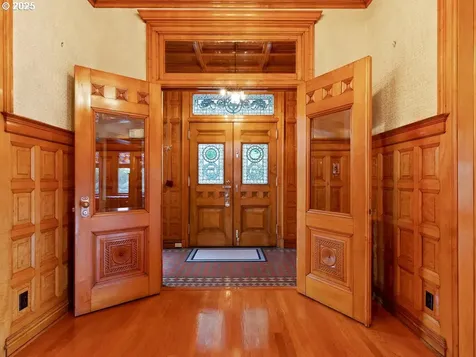 1816 SW Hawthorne Terrace Portland OR 97201