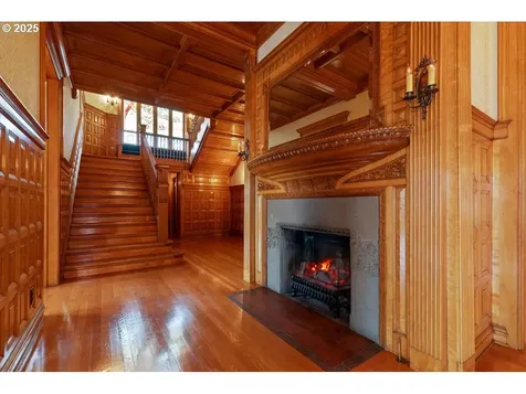1816 SW Hawthorne Terrace Portland OR 97201
