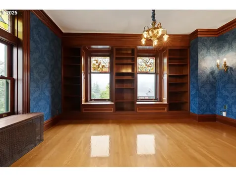 1816 SW Hawthorne Terrace Portland OR 97201
