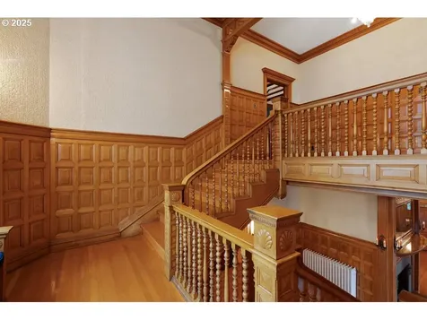 1816 SW Hawthorne Terrace Portland OR 97201