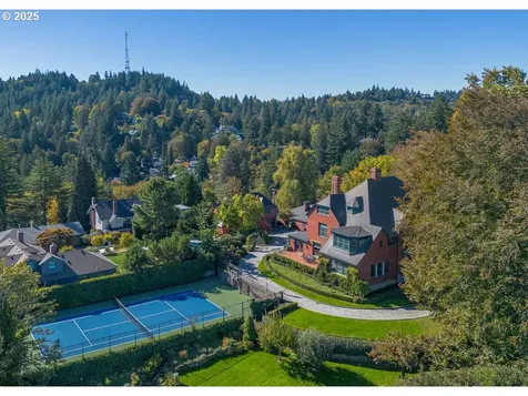 1816 SW Hawthorne Terrace Portland OR 97201