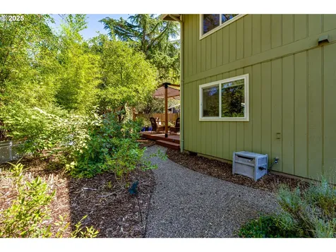 4117 E Amazon Drive Eugene OR 97405