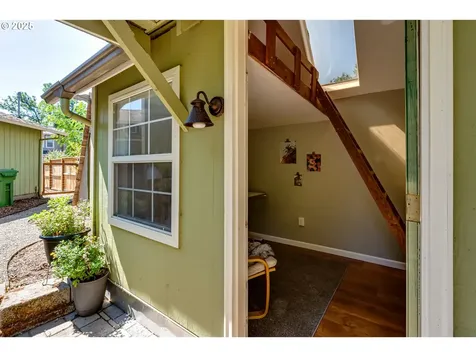 4117 E Amazon Drive Eugene OR 97405