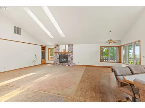 1446 W 14th Place Coquille OR 97423