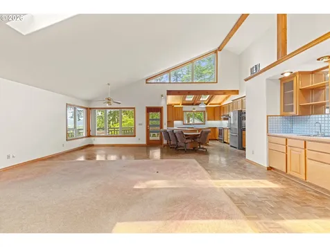 1446 W 14th Place Coquille OR 97423