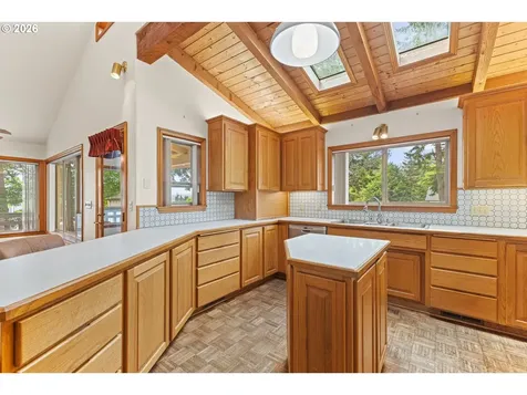 1446 W 14th Place Coquille OR 97423