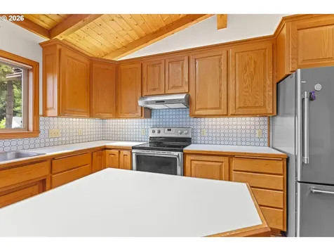 1446 W 14th Place Coquille OR 97423