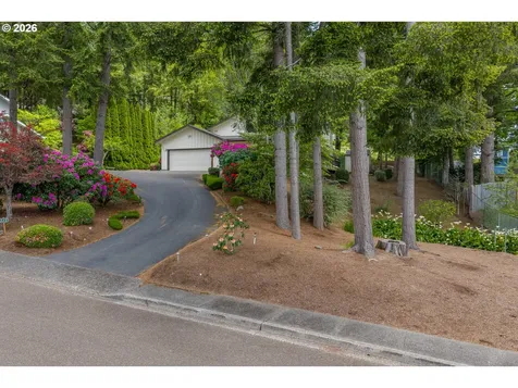1446 W 14th Place Coquille OR 97423