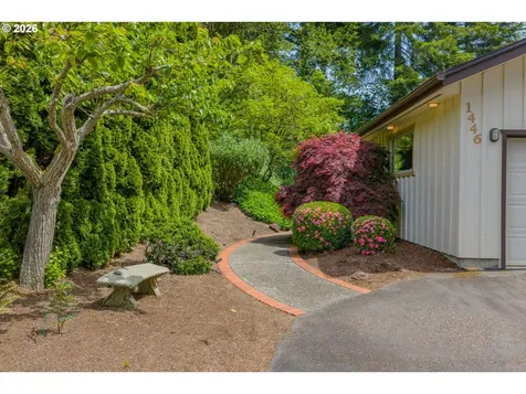 1446 W 14th Place Coquille OR 97423
