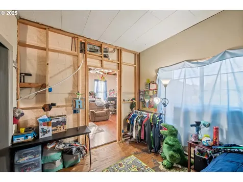 2671 Sheridan Avenue North Bend OR 97459