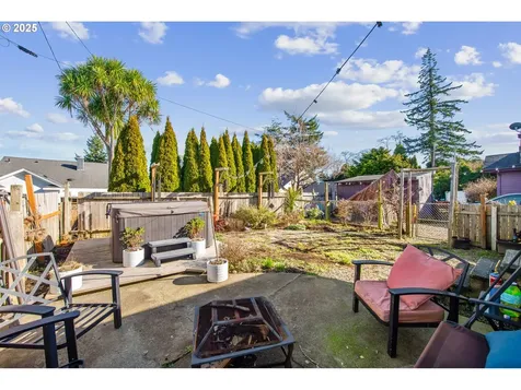 2671 Sheridan Avenue North Bend OR 97459