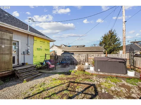 2671 Sheridan Avenue North Bend OR 97459