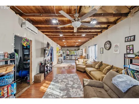 2671 Sheridan Avenue North Bend OR 97459