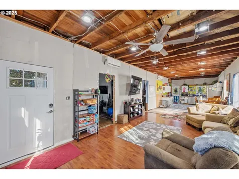 2671 Sheridan Avenue North Bend OR 97459