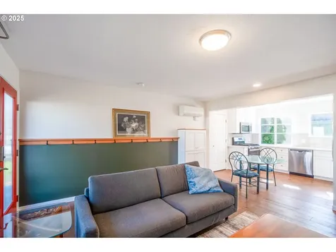 4820 SE Gladstone Street Portland OR 97206