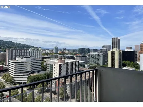 2221 SW 1st Avenue Portland OR 97201