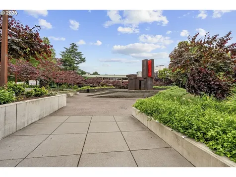 2221 SW 1st Avenue Portland OR 97201