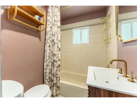 4995 SW Nevada Court Portland OR 97219