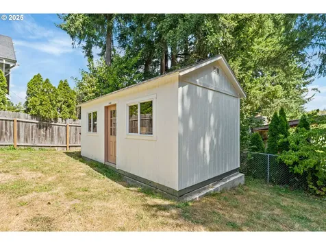 4995 SW Nevada Court Portland OR 97219