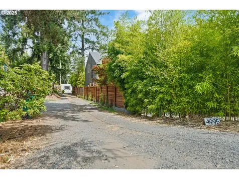 4995 SW Nevada Court Portland OR 97219
