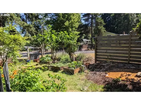 390 Hunington Avenue Eugene OR 97405