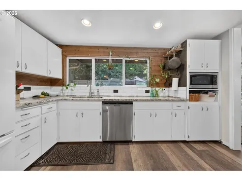 390 Hunington Avenue Eugene OR 97405