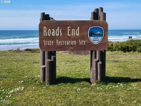 1842 NE 19th Street Lincoln City OR 97367