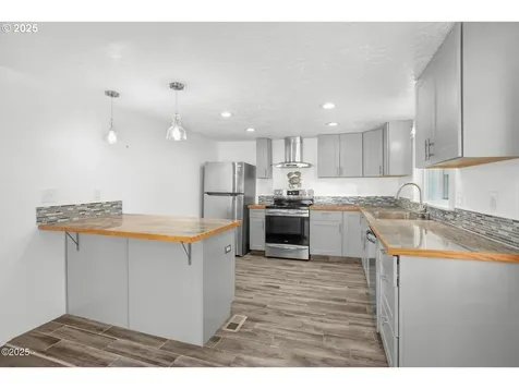 1842 NE 19th Street Lincoln City OR 97367