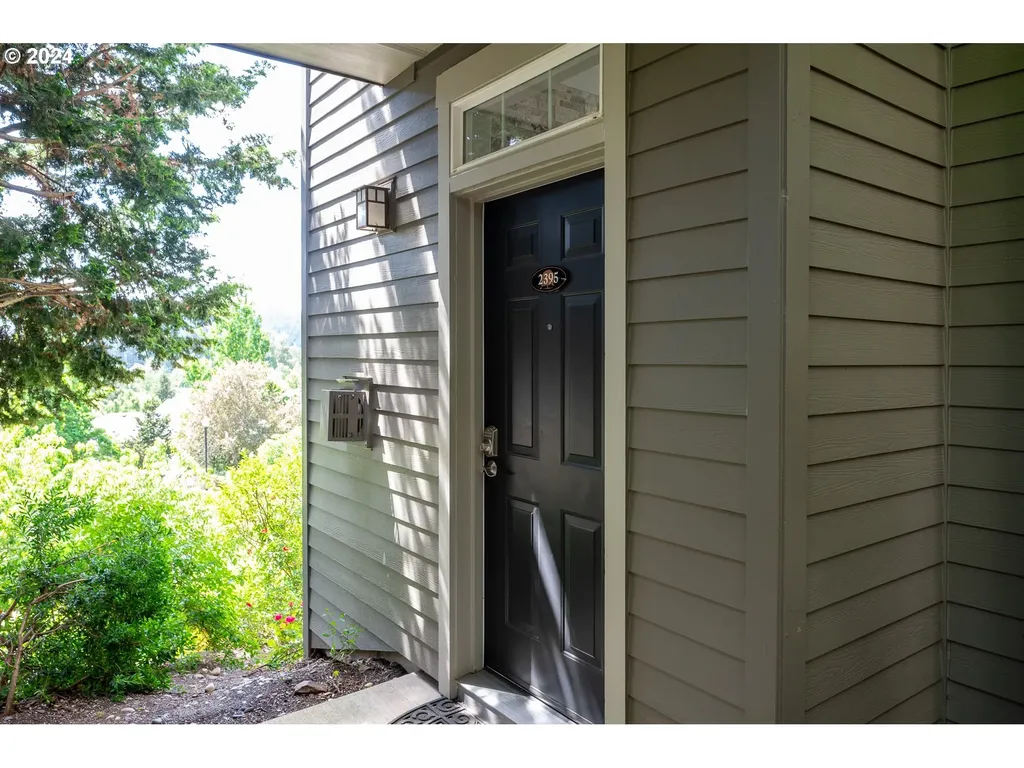 2395 Snowberry Ridge Court West Linn OR 97068