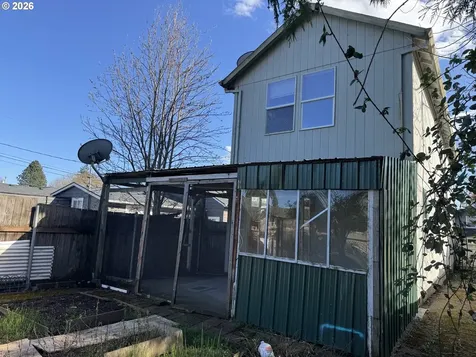 9143 SE Pine Street Portland OR 97216