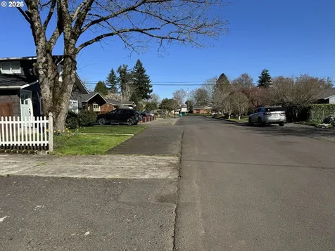 9143 SE Pine Street Portland OR 97216