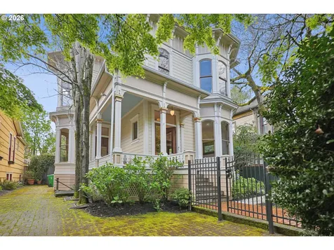 2234 NW Johnson Street Portland OR 97210