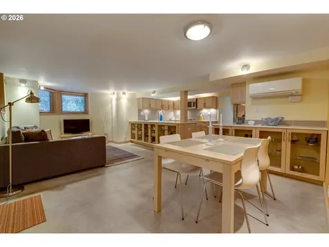 2234 NW Johnson Street Portland OR 97210