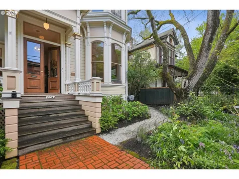 2234 NW Johnson Street Portland OR 97210