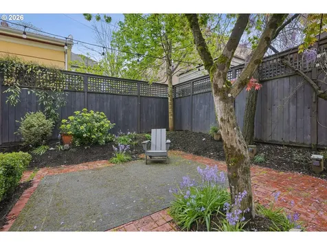 2234 NW Johnson Street Portland OR 97210