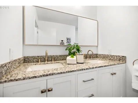 4937 SW Humphrey Park Road Portland OR 97221