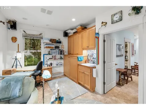 1415 Barber Drive Eugene OR 97405