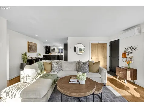 1279 N Street Springfield OR 97477