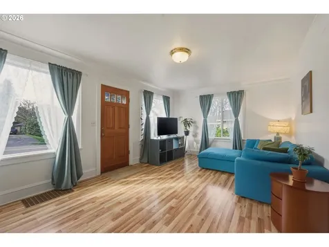 6220 NE 42nd Avenue Portland OR 97218