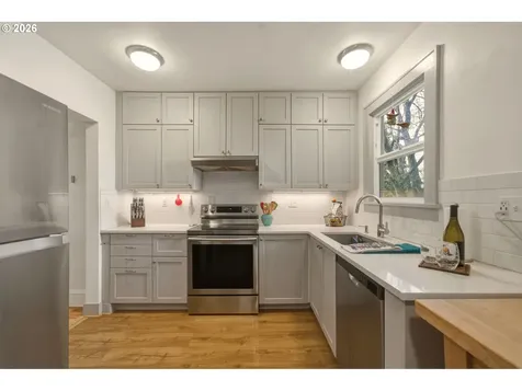 6220 NE 42nd Avenue Portland OR 97218